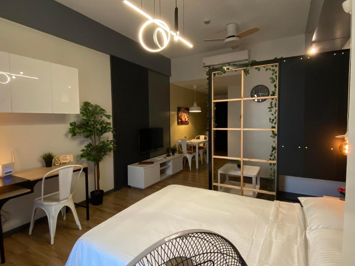 Aparthotel 81 Newport C5 10I Balcony & Pool Across Naia T3 Pasay Exterior foto