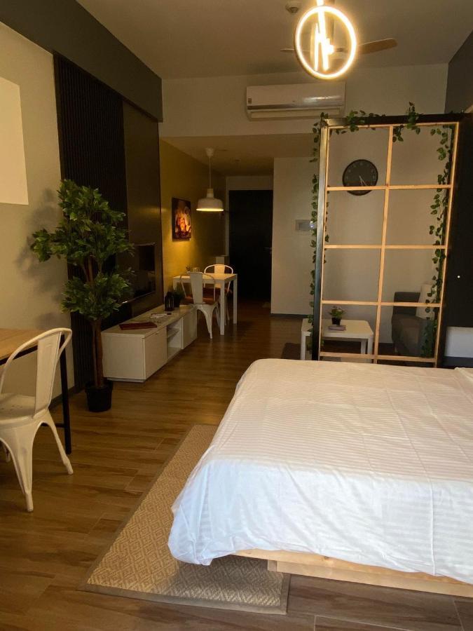 Aparthotel 81 Newport C5 10I Balcony & Pool Across Naia T3 Pasay Exterior foto